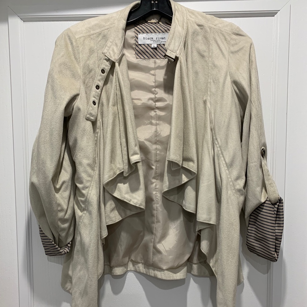 Black Rivet women’s cream suede jacket size small.